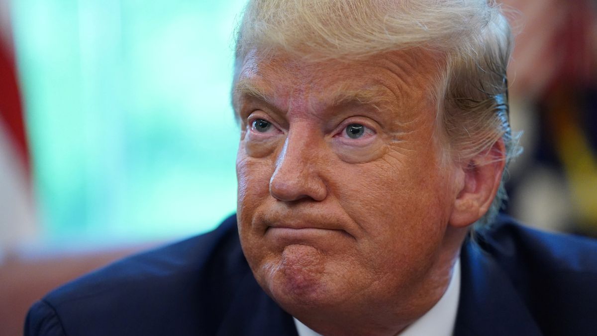 Sám doma 2020: Trumpův odchod z Bílého domu se stal terčem vtipů